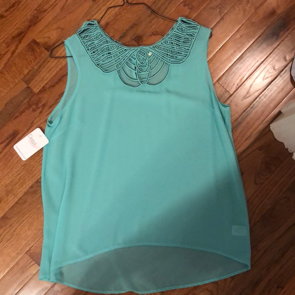 Dress up boutique blouse